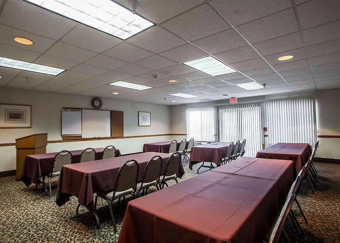 Comfort & Geneva- West Chicago Hotel