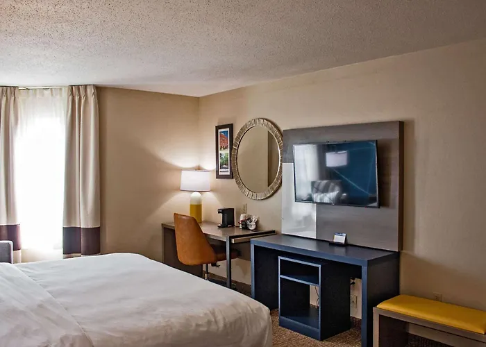 Comfort & Geneva- West Chicago Hotel 4*
