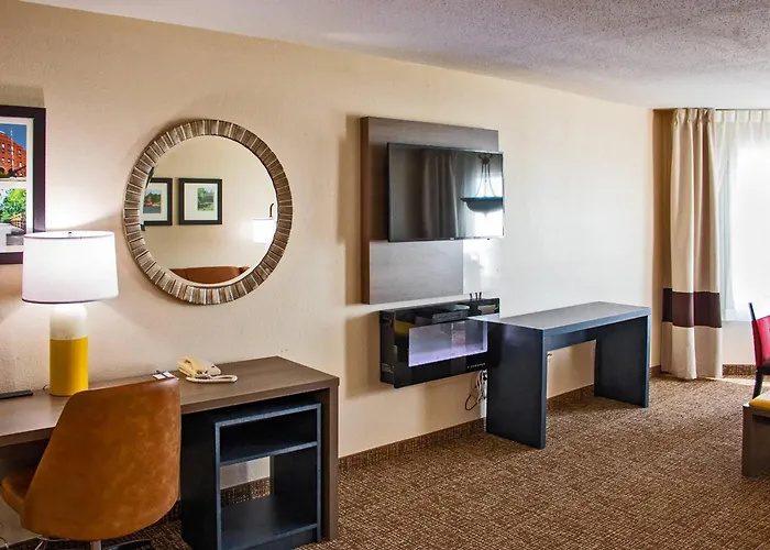 Comfort & Geneva- West Chicago 4*