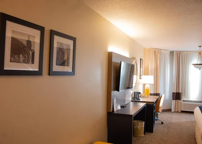 Comfort & Geneva- West Chicago 4*