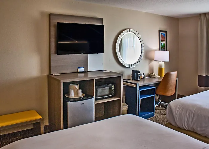 Comfort & Geneva- West Chicago 4*