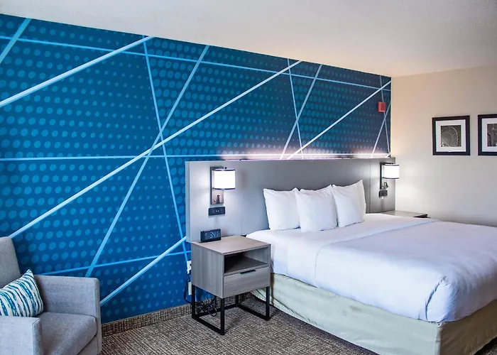 Comfort & Geneva- West Chicago Hotel