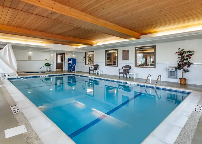 Comfort & Geneva- West Chicago 4*